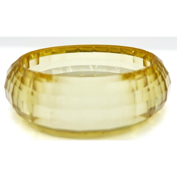 Yellow Faceted Bangle Plastic MCM Look Yellow Apple Juice Colored - Picture 2 of 2